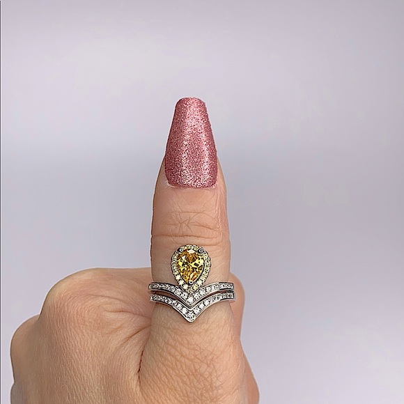 Ring 💍 Dazzling Yellow Zirconia 2pc Set - Picture 5 of 8